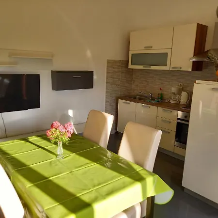 Valerija Apartamento *