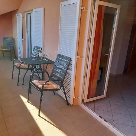 Apartment Valerija Baska (Krk)