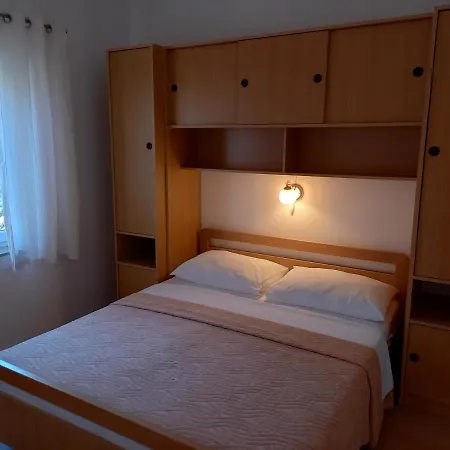 Valerija Apartment *